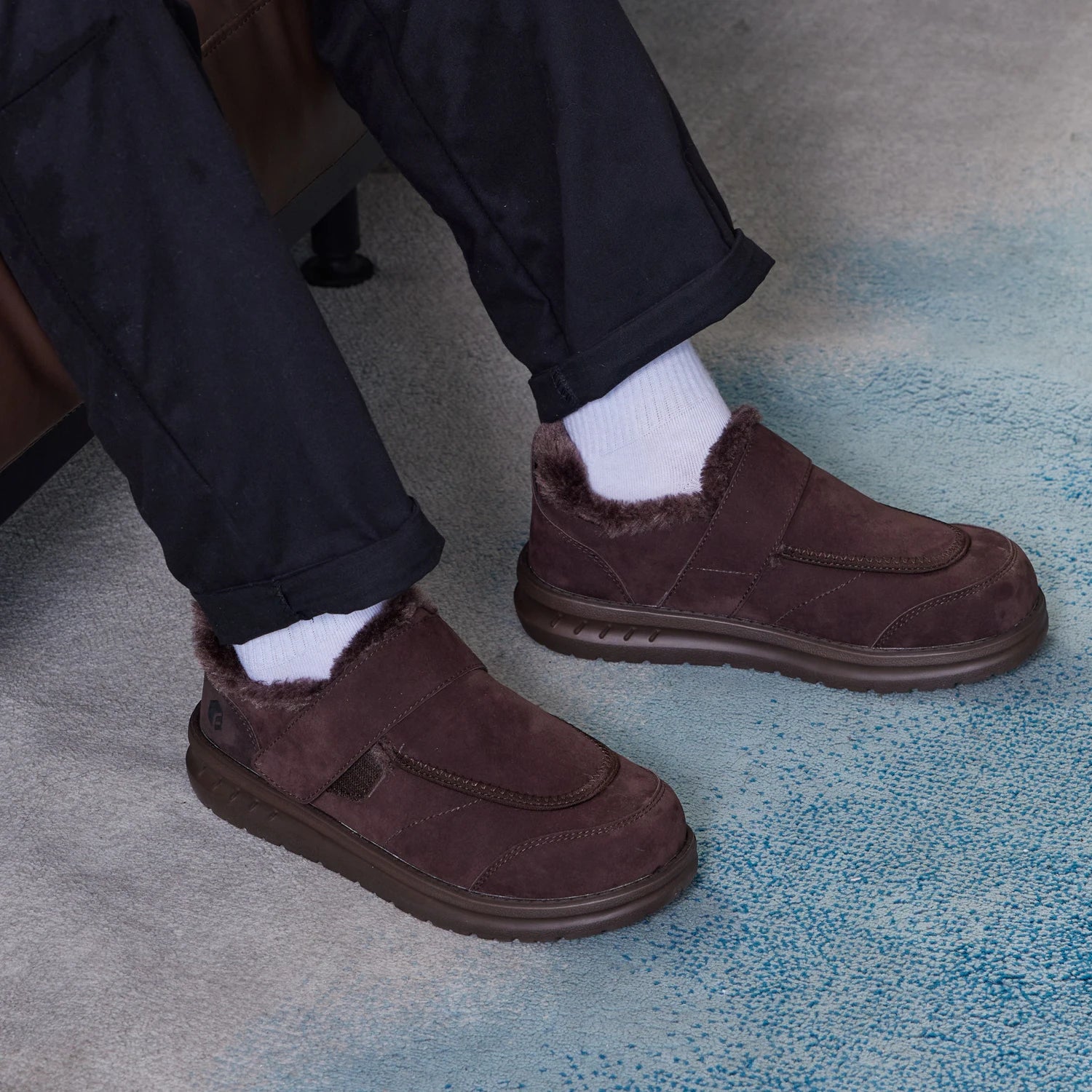 Wide Men's Slippers Non-slip Plush House Shoes Adjustable Straps Indoor&Outdoor Winter Slippers with Arch Support